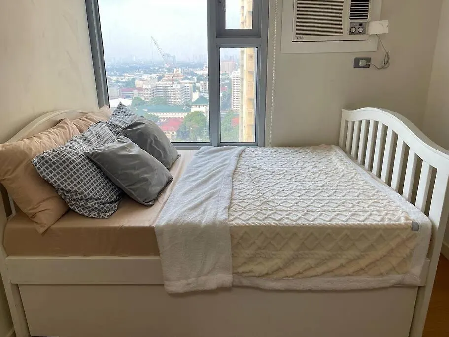 Studio With Queen Size Bed In 8Adriatico Manila