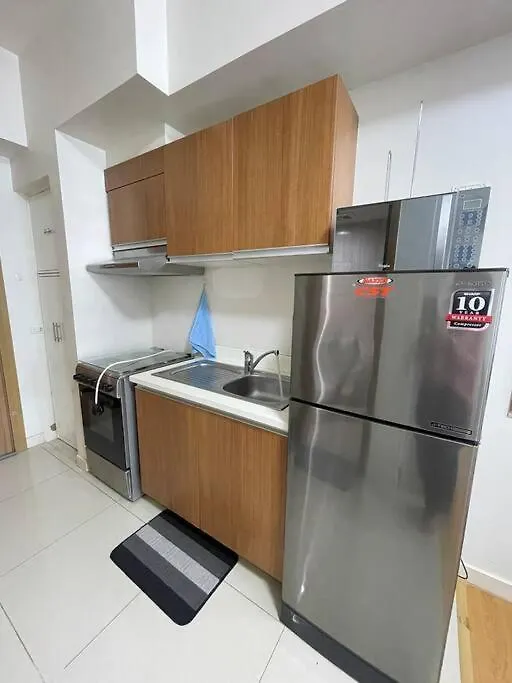 Studio With Queen Size Bed In 8Adriatico Manila